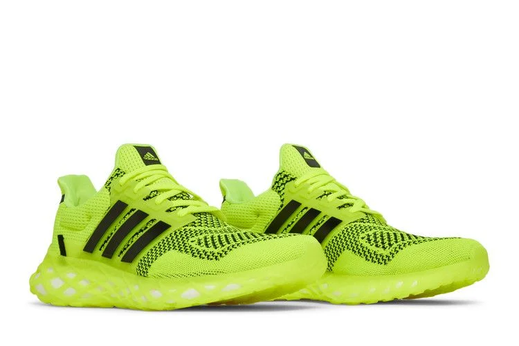 Krossovki-adidas-UltraBoost-Web-DNA-Solar-Yellow-7
