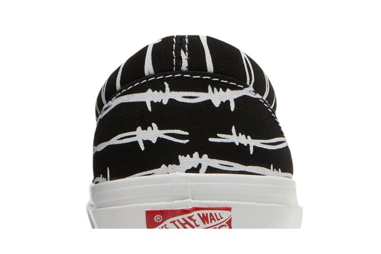Кроссовки Vans OG Classic Slip-On LX 'Barbed Wire - Black'