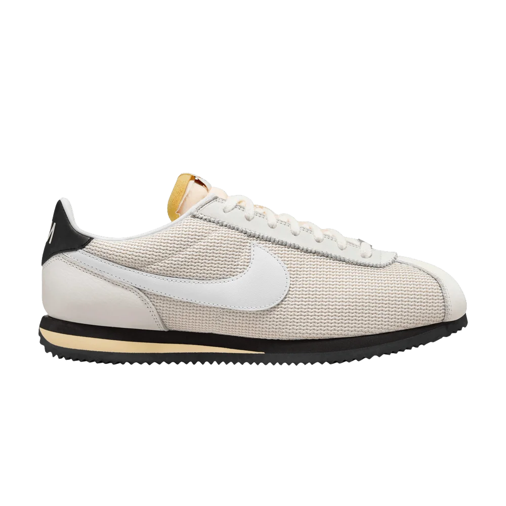 Krossovki-Nike-Cortez-Light-Orewood-Brown
