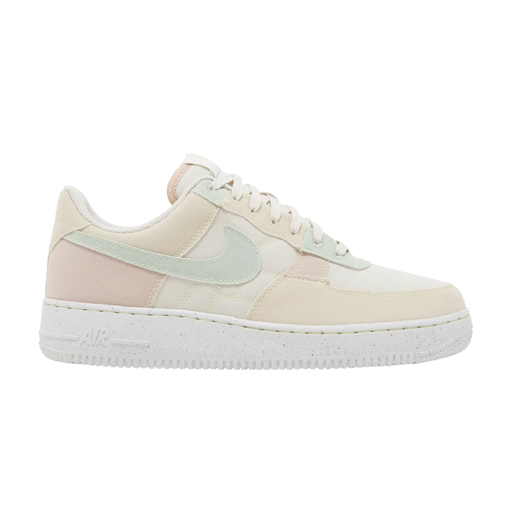Krossovki-Nike-Air-Force-1-07-LX-Next-Nature-Structured