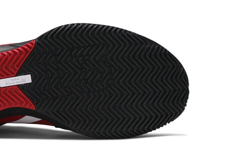 Krossovki-Nike-LeBron-Soldier-13-SFG-University-Red-4
