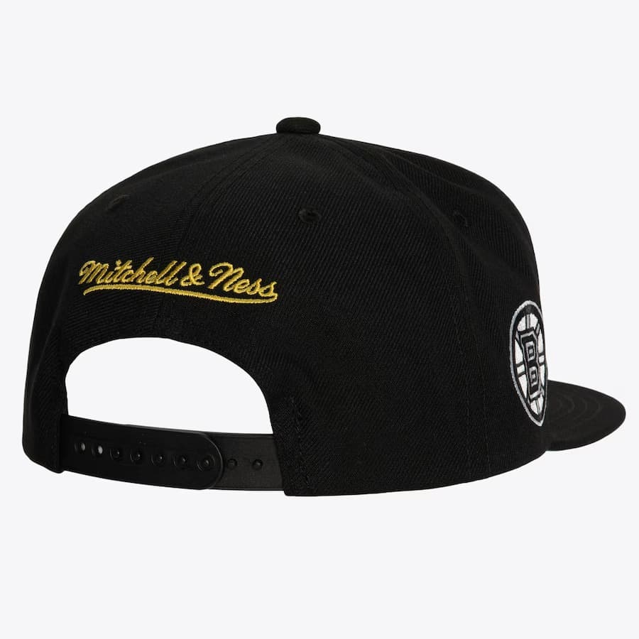Mitchell-Ness-Black-Boston-Bruins-Alternate-Flip-Snapback-Hat-1