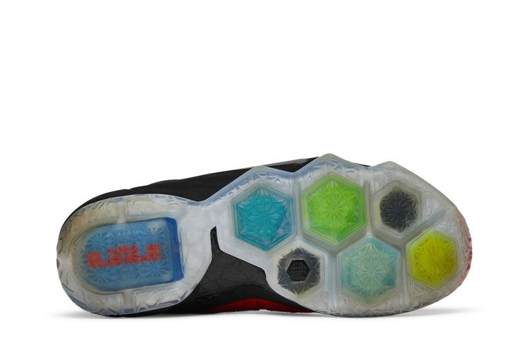 lebron-12-ext-red-paisley-748861-600_03