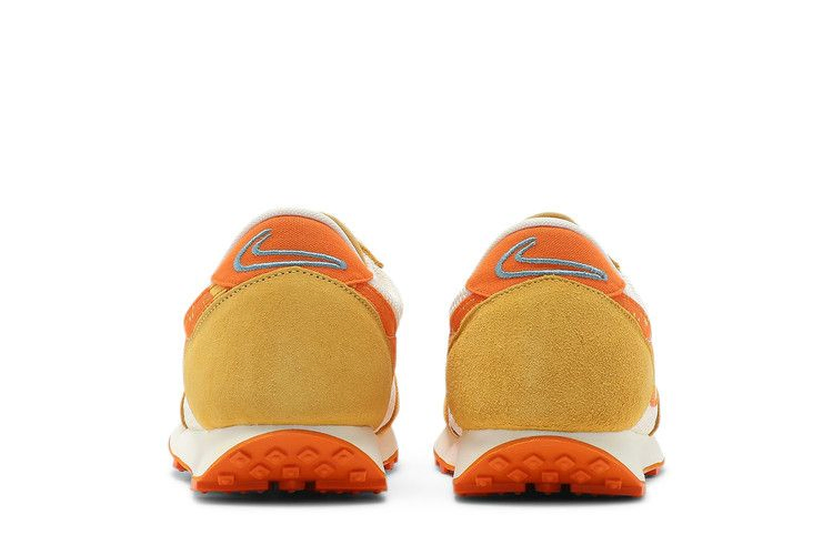 wmns-daybreak-paisley-swoosh-pale-ivory-magma-orange-dj4667-113_05
