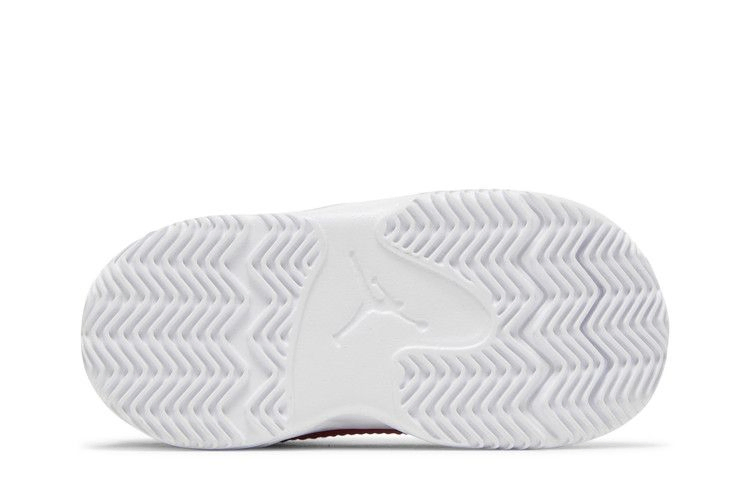 jordan-max-aura-3-td-white-very-berry-da8023-106_03