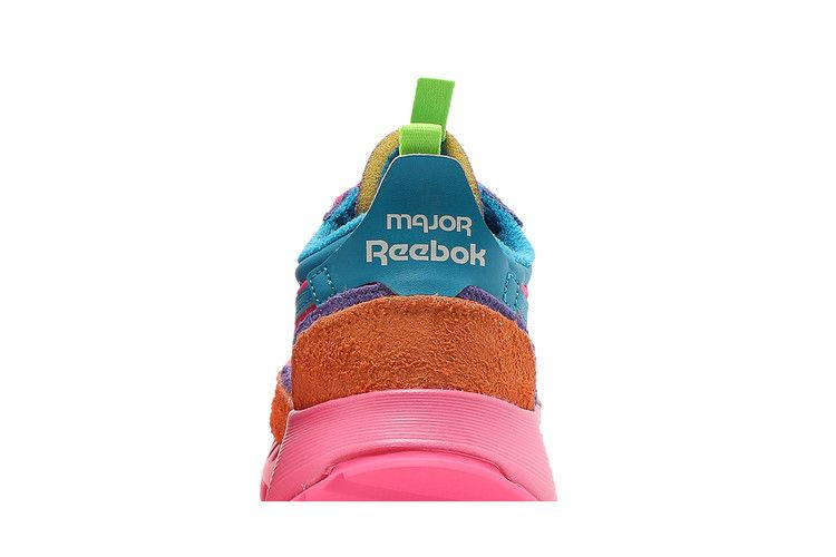 Кроссовки Reebok Daniel Moon x Classic Leather Legacy 'Solar Pink Pushy Purple'