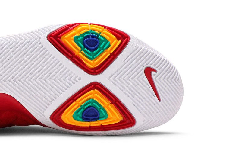 Кроссовки Nike Kyrie 3 'University Red'