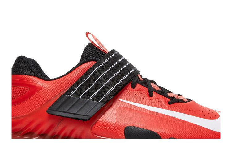 Кроссовки Nike Savaleos 'Chile Red'