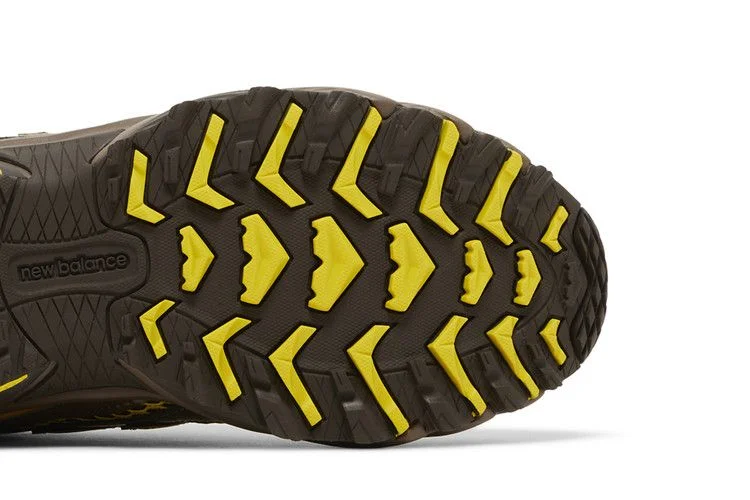 Krossovki-Amine-x-New-Balance-610-The-Mooz-4