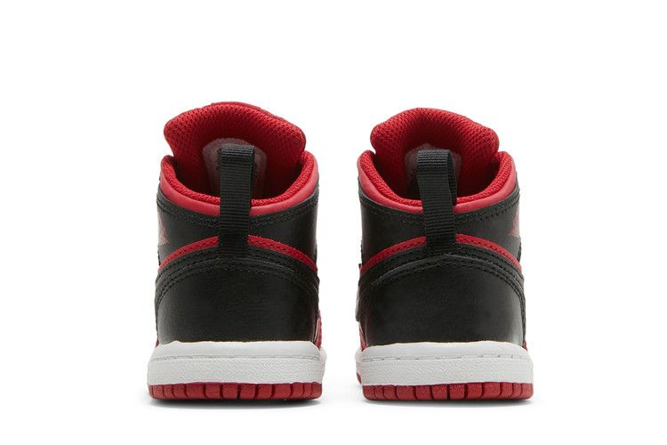 air-jordan-1-mid-td-gym-red-black-640735-660_05