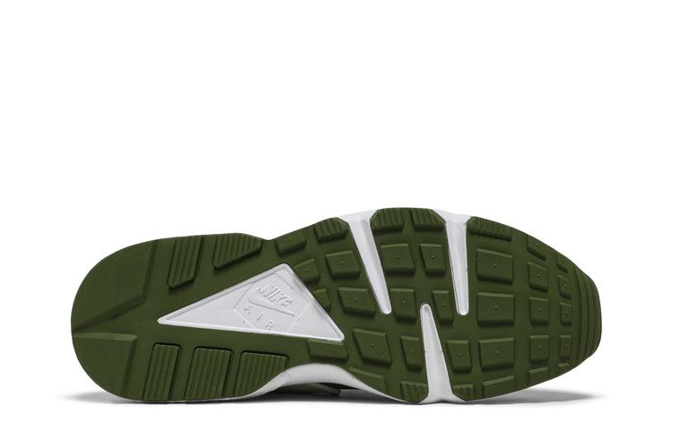 stussy-x-air-huarache-le-dark-olive-2021-dd1381-300_03