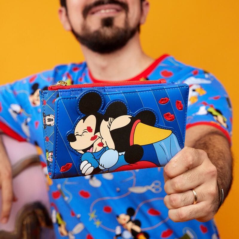 Brave-Little-Tailor-Mickey-and-Minnie-Mouse-Flap-Wallet-3