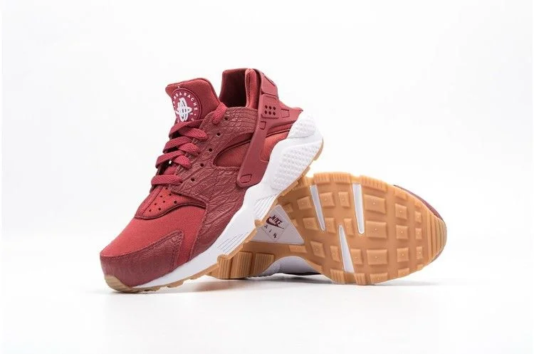Krossovki-Nike-Wmns-Air-Huarache-Run-SE-4