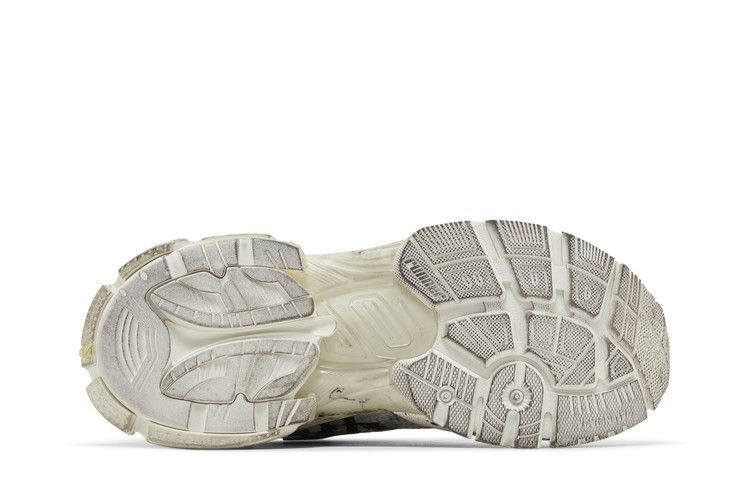 balenciaga-wmns-runner-sneaker-graffiti-white-black-772767-w3rbq-9010_03
