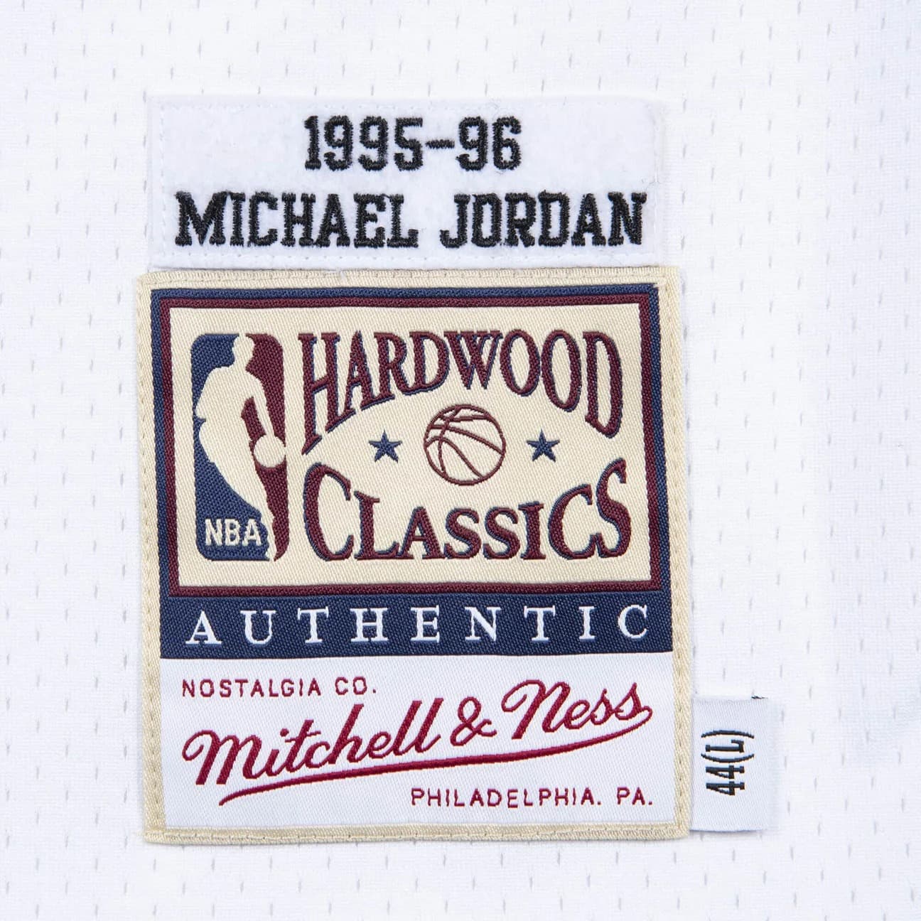 1995-1996-Chicago-Bulls-Michael-Jordan-23-Authentic-Finals-Hardwood-Classic-White-Jersey-8