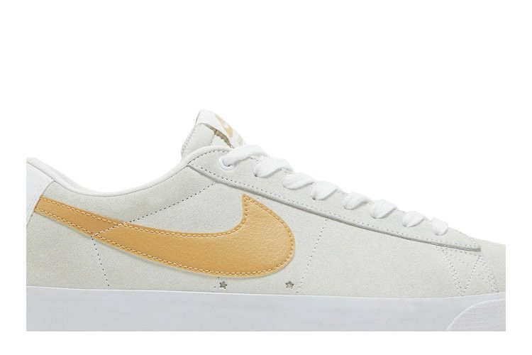 blazer-sb-low-tan-704939-104_01