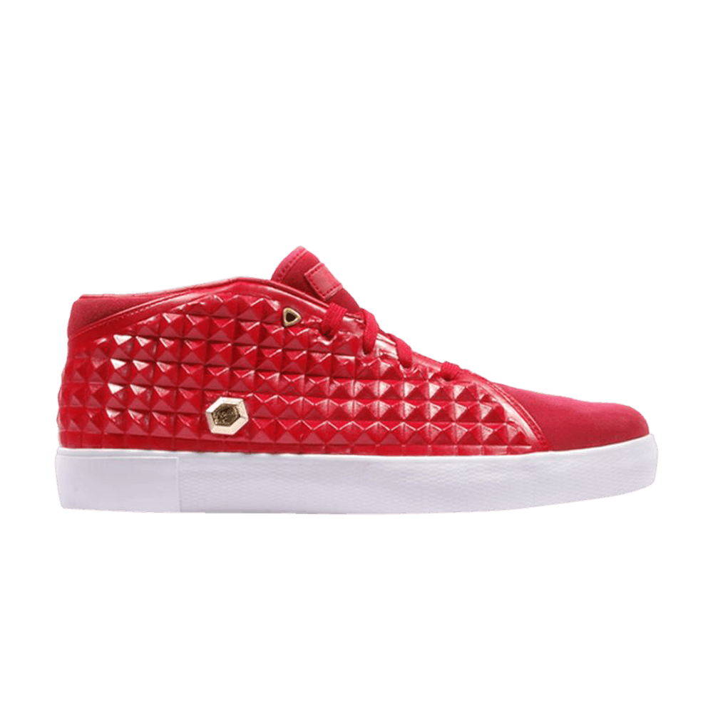 lebron-13-lifestyle-gym-red-gold-819859-600