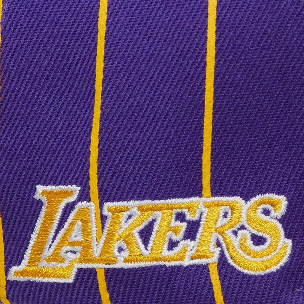 Бейсболка Mitchell & Ness Team Pin Snapback Los Angeles Lakers Hat