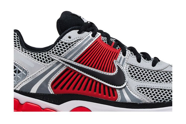 Кроссовки Nike Air Zoom Vomero 5 'Bright Crimson Metallic Silver'