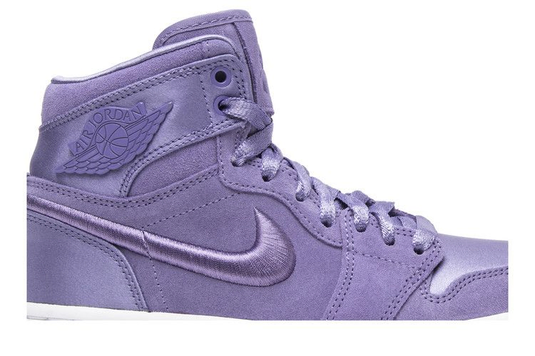 wmns-air-jordan-1-retro-high-season-of-her-purple-earth-ao1847-540_01