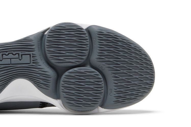 Кроссовки Nike LeBron Witness 5 'Cool Grey'