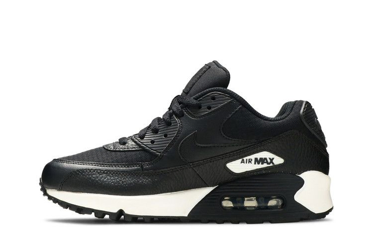 wmns-air-max-90-black-white-325213-064_02