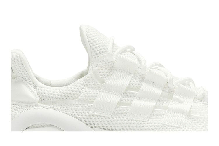 lxcon-triple-white-ee5899_01