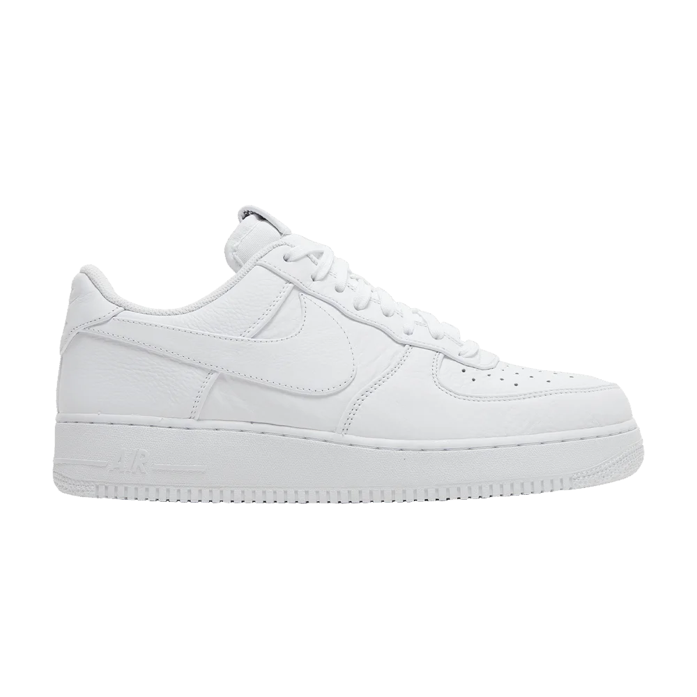 Krossovki-Nike-Air-Force-1-Low-Premium-Oversized-Swoosh