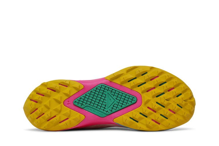 air-zoom-terra-kiger-5-light-orewood-pink-aq2219-100_03