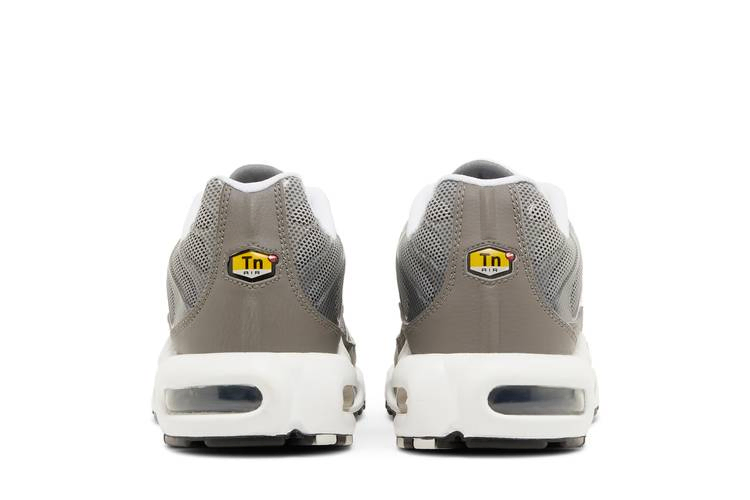 Кроссовки Nike Air Max Plus SE 'Flat Pewter'