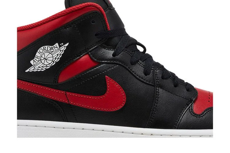 Кроссовки Air Jordan 1 Mid 'Bred Twist'