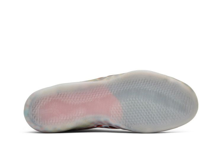 kobe-11-em-low-3d-836183-084_03
