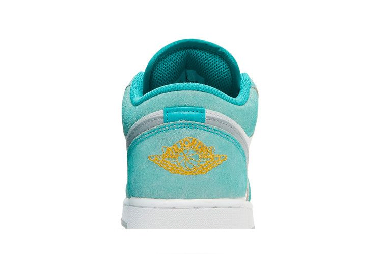 air-jordan-1-low-se-gs-new-emerald-do8244-301_06