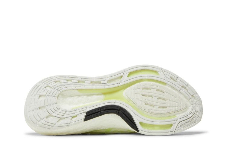 wmns-ultraboost-22-almost-lime-gx6302_03