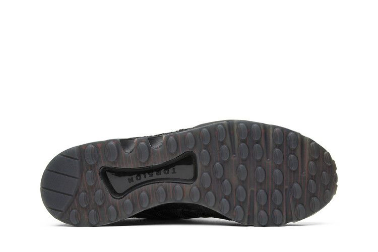 pusha-t-x-eqt-guidance-93-black-market-aq7433_03