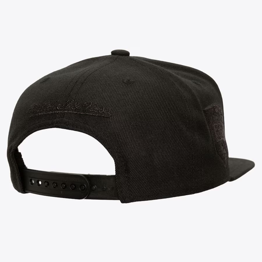 Бейсболка Mitchell & Ness Black Seattle Kraken Pearl Snapback Hat