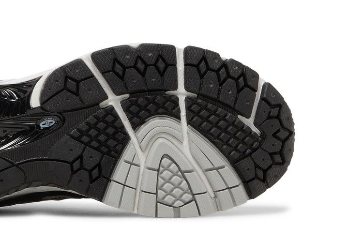 Кроссовки New Balance 860v2 'Silver Black'