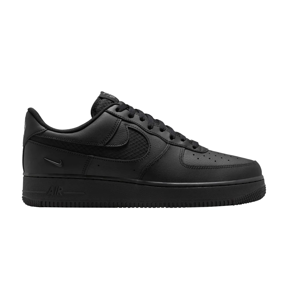 Krossovki-Nike-Air-Force-1-Low-Triple-Black-Ripstop