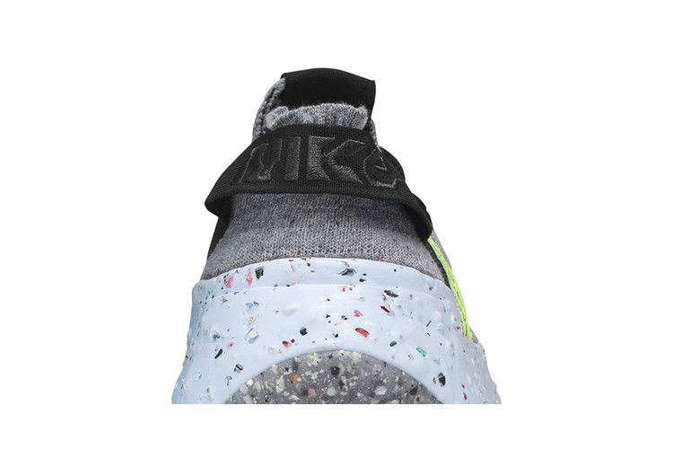 Кроссовки Nike Wmns Space Hippie 04 'This Is Trash - Volt'
