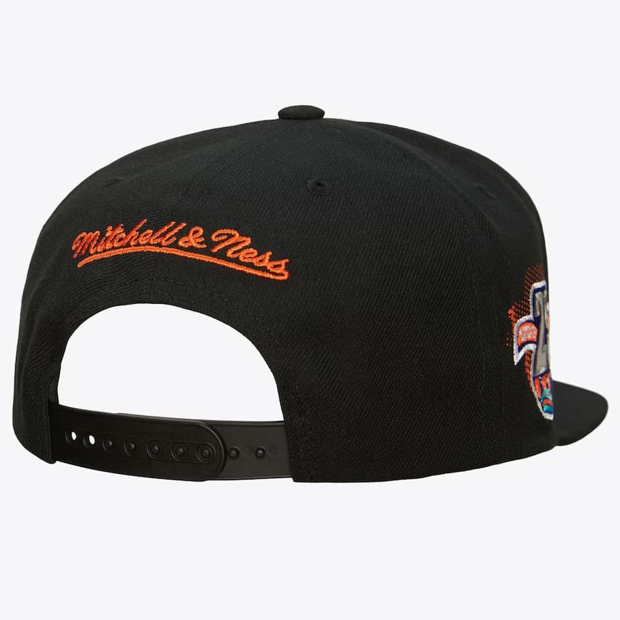 Бейсболка Mitchell & Ness Black New York Islanders 7.0 Big Face Snapback Hat