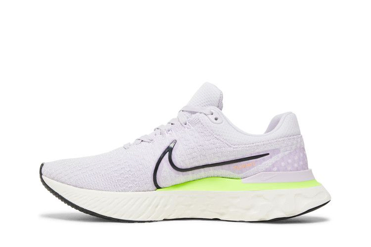 react-infinity-run-flyknit-3-barely-grape-ghost-green-dh5392-500_02