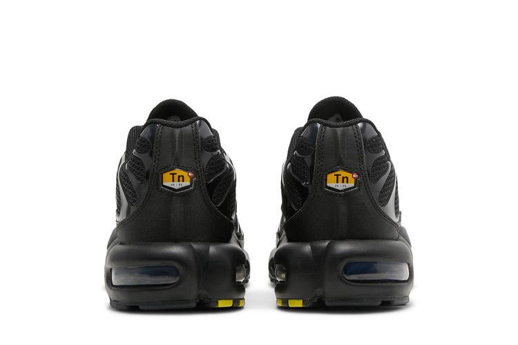 air-max-plus-triple-black-db0682-001_05