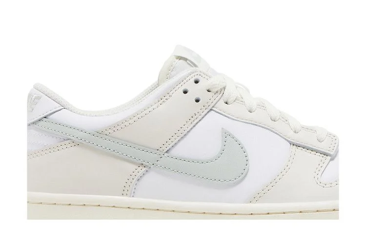Krossovki-Nike-Dunk-Low-GS-Phantom-Light-Silver-1
