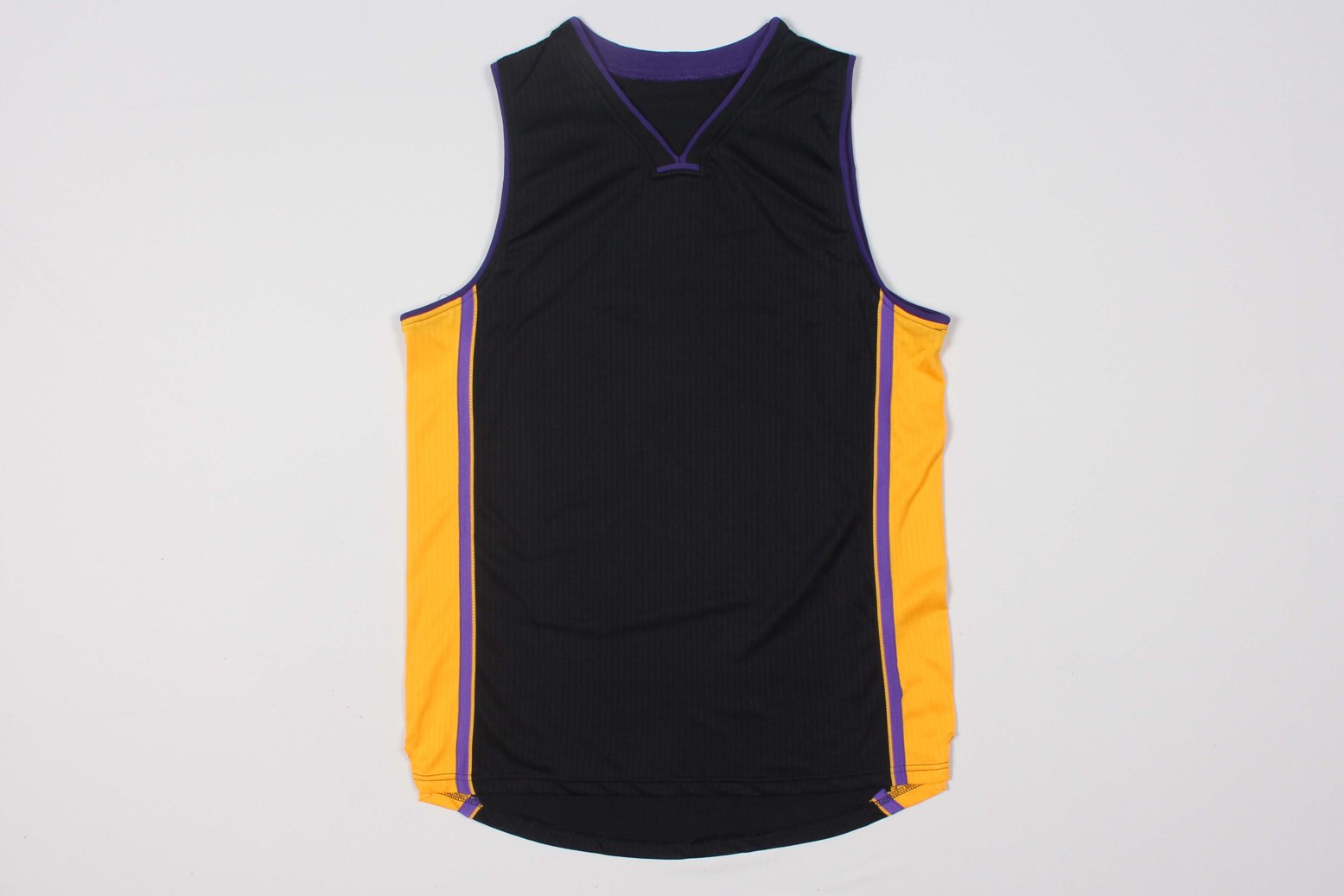 Basketbolnaya-forma-Los-Angeles-Lakers-14