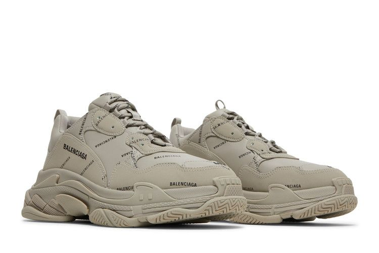 balenciaga-triple-s-sneaker-allover-logo-beige-536737-w2fa1-9710_07