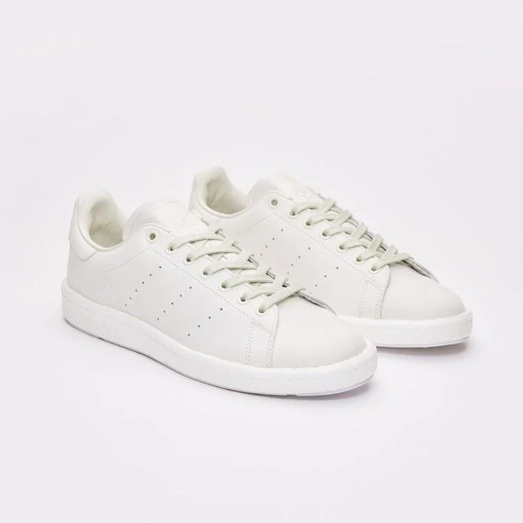 Krossovki-Sneakersnstuff-x-adidas-Stan-Smith-Boost-Shades-of-White-V2-1