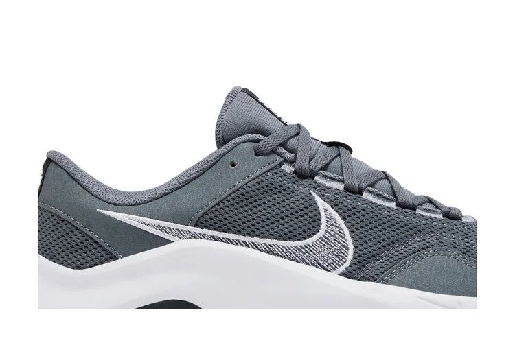 Krossovki-Nike-Legend-Essential-3-Next-Nature-Smoke-Grey-1