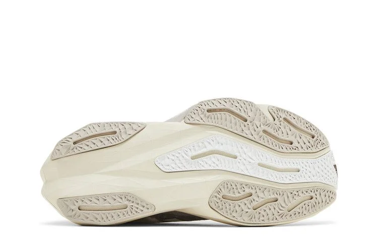 Кроссовки Sydney McLaughlin-Levrone x New Balance Wmns FuelCell Rebel v4 'Linen Moonrock'