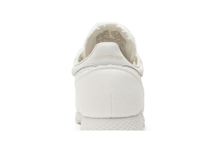 daniel-arsham-x-new-york-cm7193_06