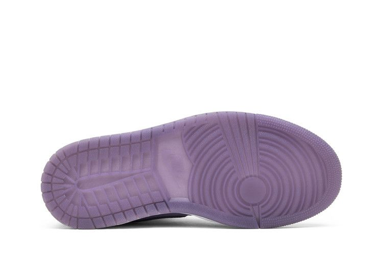 wmns-air-jordan-1-retro-high-season-of-her-purple-earth-ao1847-540_03